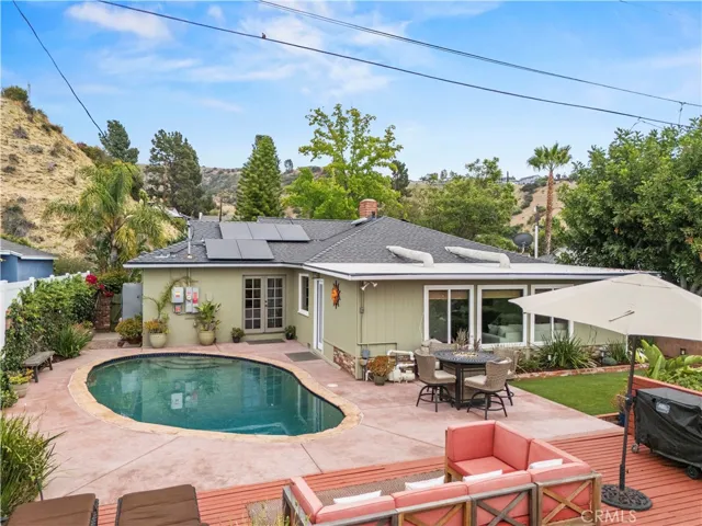 8407 Broadacre Drive, Sun Valley, California 91352