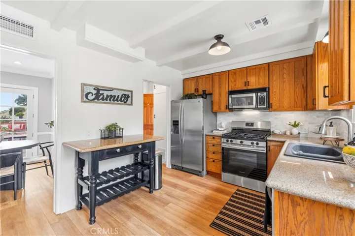 8407 Broadacre Drive, Sun Valley, California 91352