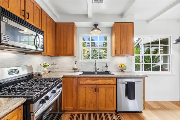 8407 Broadacre Drive, Sun Valley, California 91352