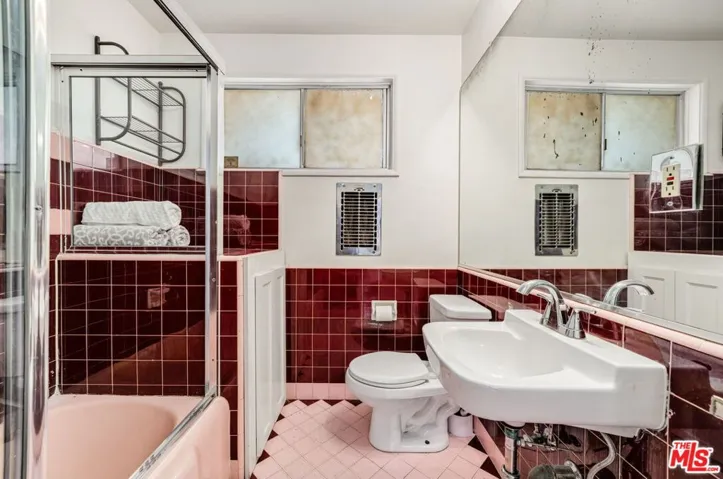 6041 Cleon Avenue, North Hollywood, California 91606