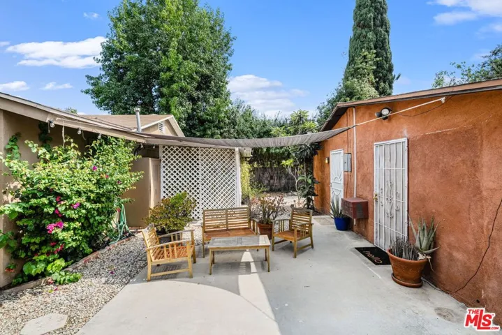 6041 Cleon Avenue, North Hollywood, California 91606
