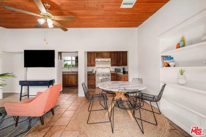 6041 Cleon Avenue, North Hollywood, California 91606