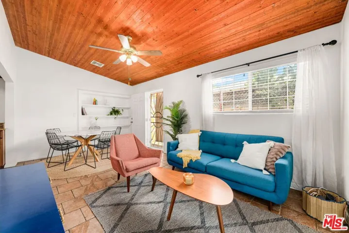 6041 Cleon Avenue, North Hollywood, California 91606