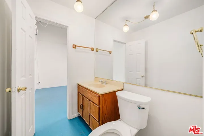 6041 Cleon Avenue, North Hollywood, California 91606