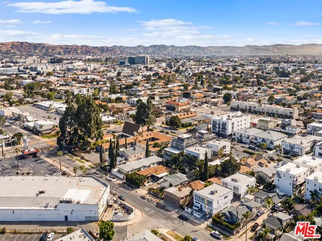 6041 Cleon Avenue, North Hollywood, California 91606