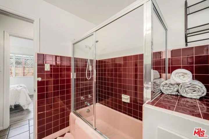 6041 Cleon Avenue, North Hollywood, California 91606