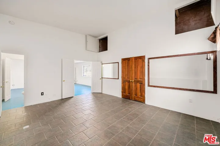 6041 Cleon Avenue, North Hollywood, California 91606