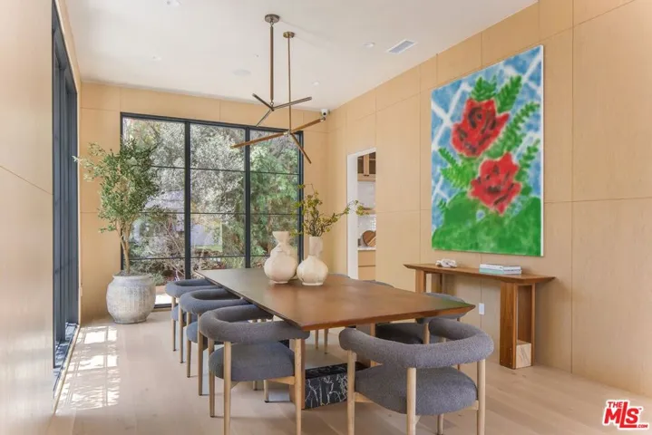 1749 Mandeville Lane, Los Angeles, California 90049