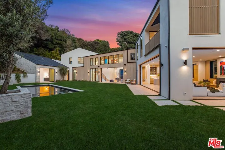 1749 Mandeville Lane, Los Angeles, California 90049
