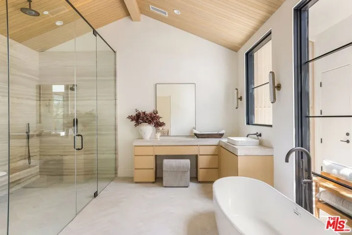 1749 Mandeville Lane, Los Angeles, California 90049