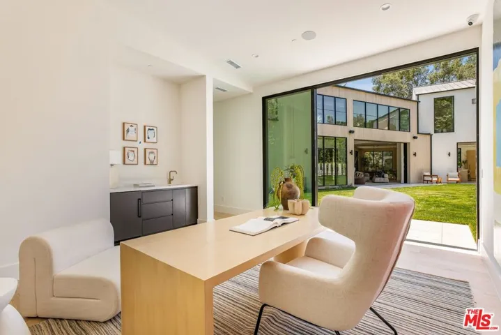 1749 Mandeville Lane, Los Angeles, California 90049