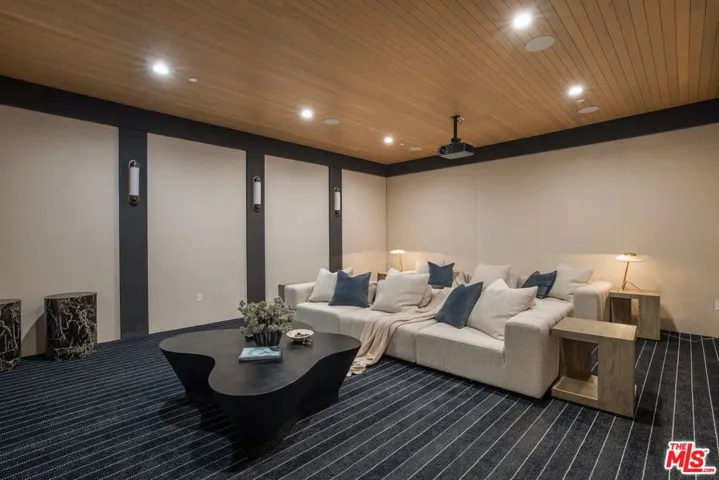 1749 Mandeville Lane, Los Angeles, California 90049
