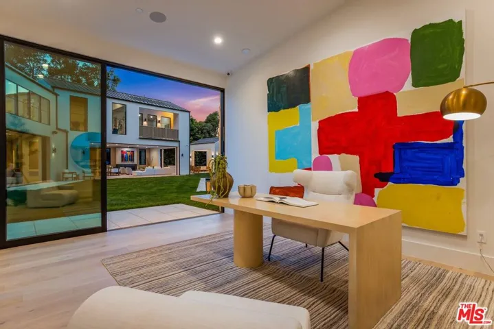 1749 Mandeville Lane, Los Angeles, California 90049
