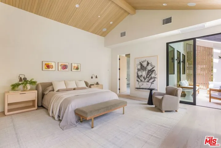 1749 Mandeville Lane, Los Angeles, California 90049