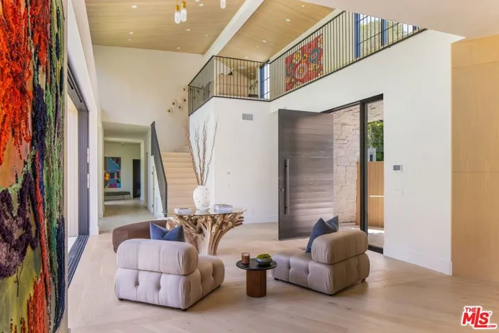 1749 Mandeville Lane, Los Angeles, California 90049