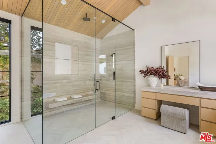 1749 Mandeville Lane, Los Angeles, California 90049