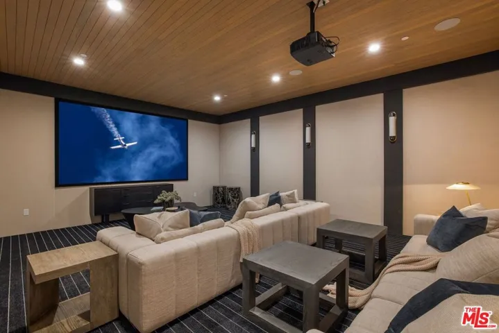 1749 Mandeville Lane, Los Angeles, California 90049