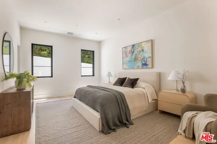 1749 Mandeville Lane, Los Angeles, California 90049