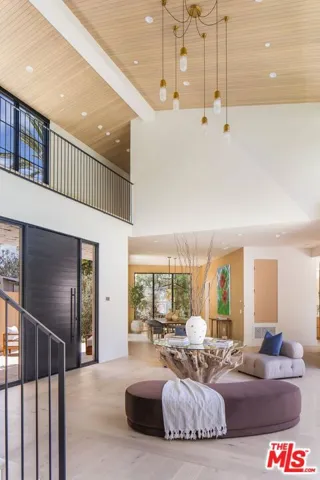 1749 Mandeville Lane, Los Angeles, California 90049