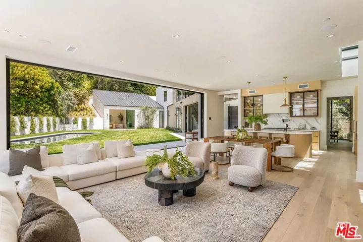 1749 Mandeville Lane, Los Angeles, California 90049