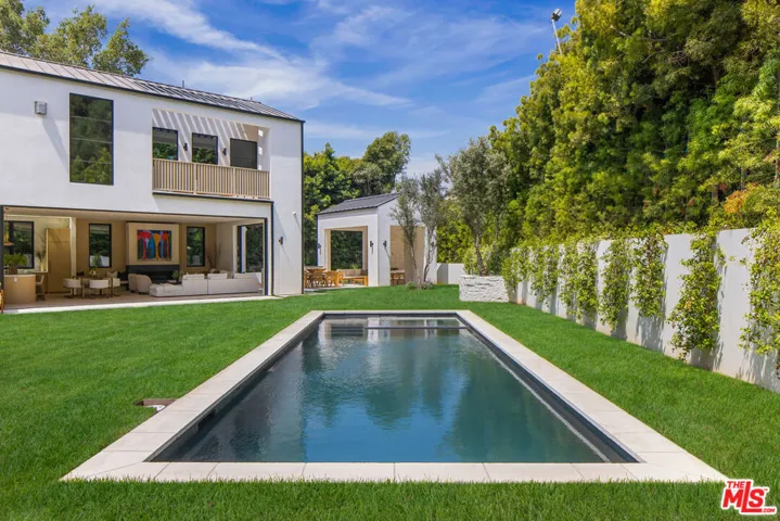 1749 Mandeville Lane, Los Angeles, California 90049