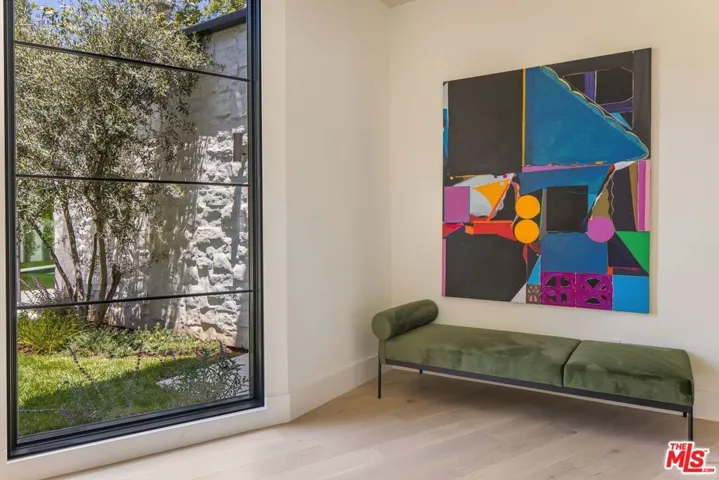1749 Mandeville Lane, Los Angeles, California 90049