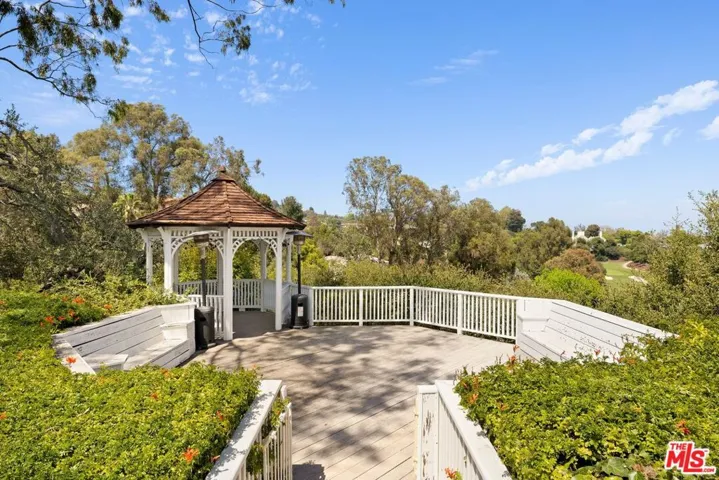 282 Bentley Circle, Los Angeles, California 90049