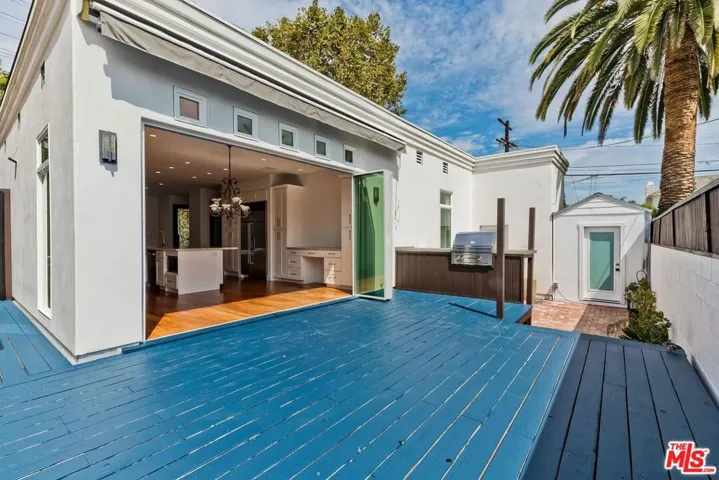 7270 Waring Avenue, Los Angeles, California 90046