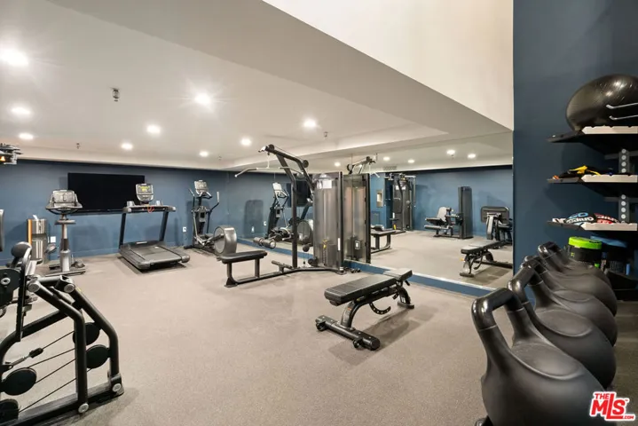 585 N Rossmore Avenue 407, Los Angeles, California 90004