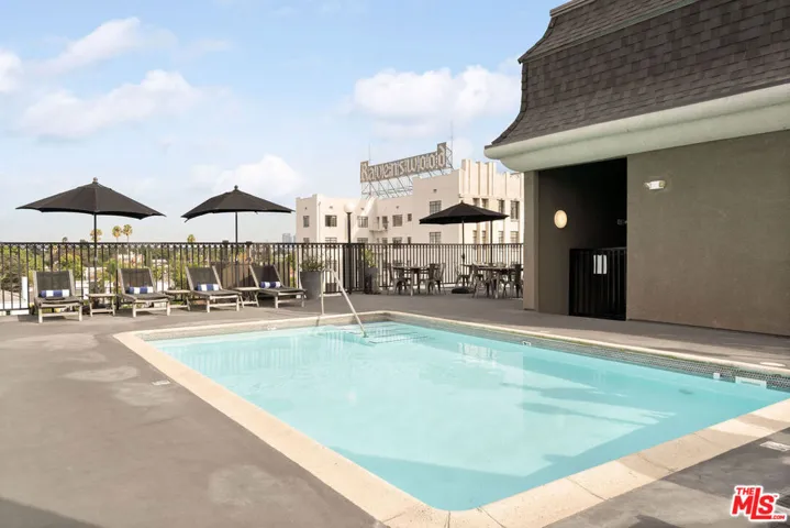 585 N Rossmore Avenue 407, Los Angeles, California 90004