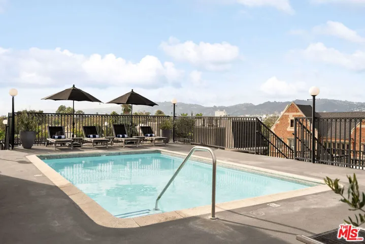 585 N Rossmore Avenue 407, Los Angeles, California 90004