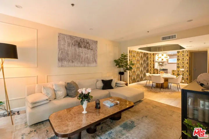 585 N Rossmore Avenue 407, Los Angeles, California 90004