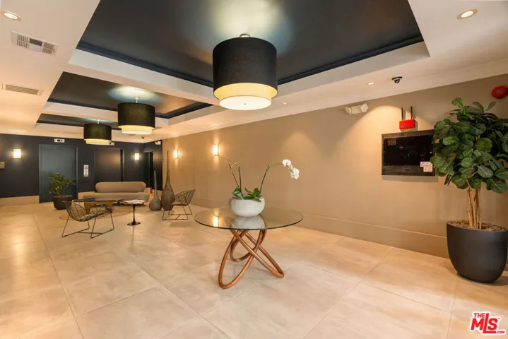 585 N Rossmore Avenue 407, Los Angeles, California 90004