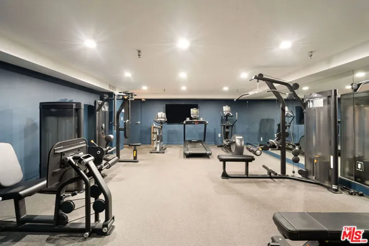585 N Rossmore Avenue 407, Los Angeles, California 90004