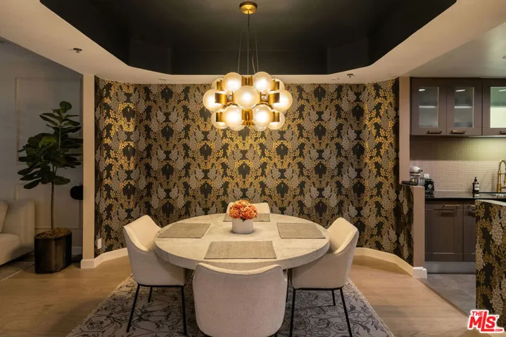 585 N Rossmore Avenue 407, Los Angeles, California 90004