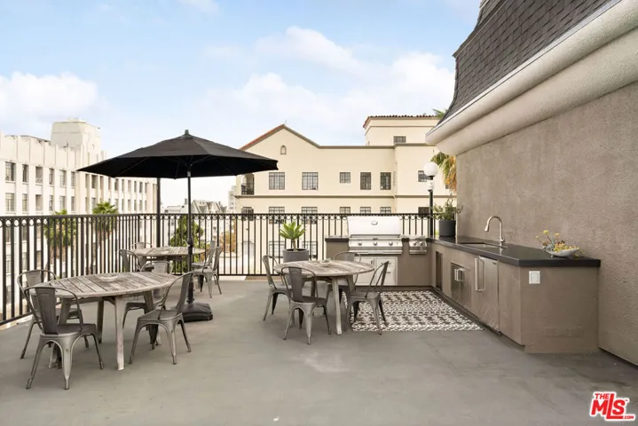 585 N Rossmore Avenue 407, Los Angeles, California 90004