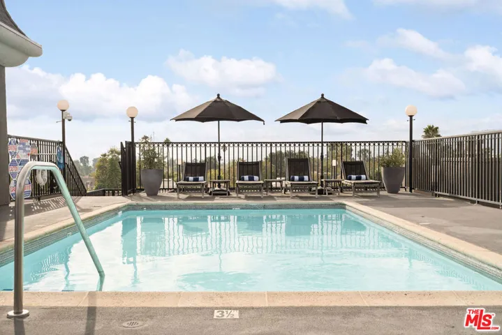 585 N Rossmore Avenue 407, Los Angeles, California 90004