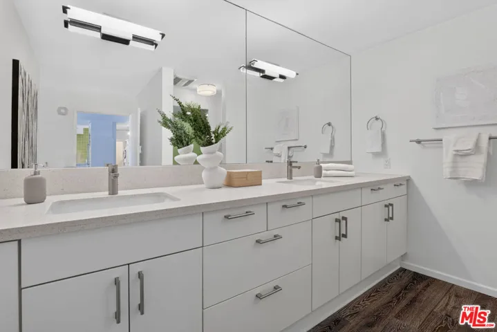 8701 Delgany Avenue 216, Playa Del Rey, California 90293