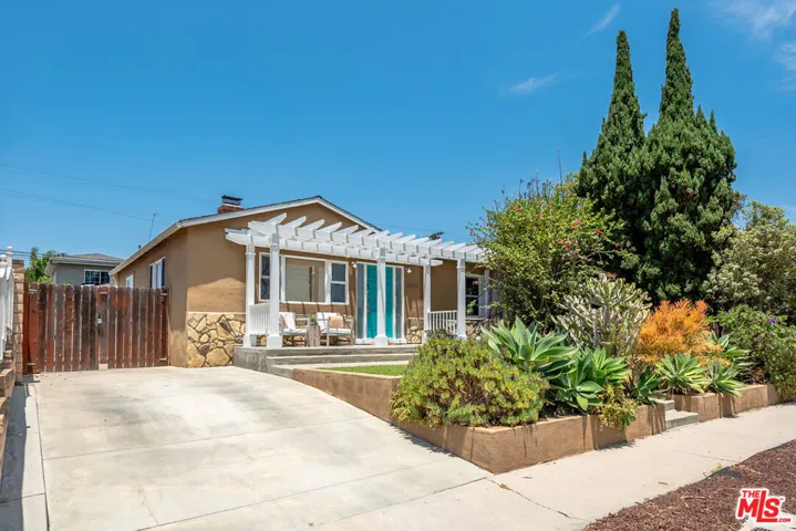 12495 Culver Boulevard, Los Angeles, California 90066