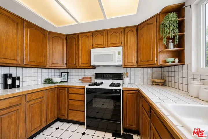 3543 Lavell Drive, Los Angeles, California 90065