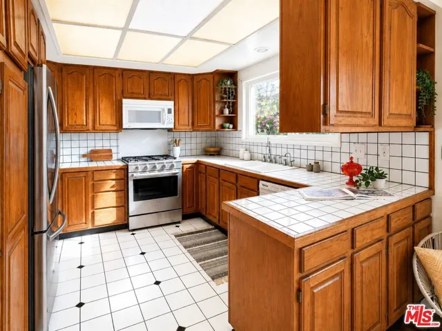 3543 Lavell Drive, Los Angeles, California 90065