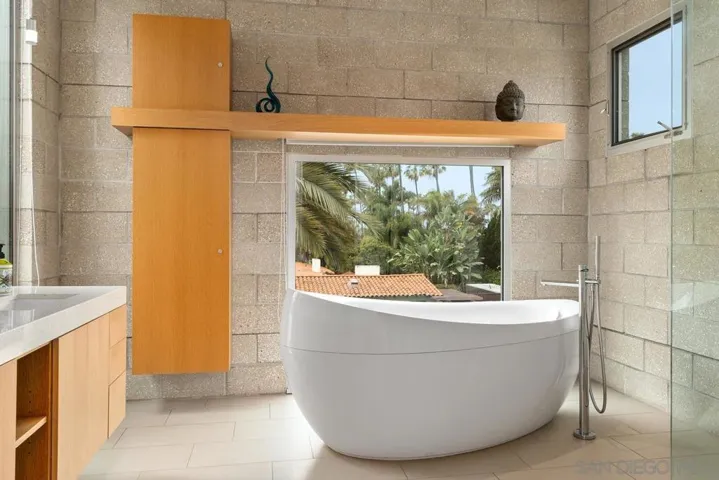 8001 Calle De La Plata, La Jolla, California 92037