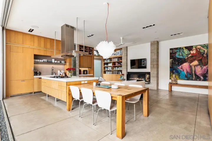 8001 Calle De La Plata, La Jolla, California 92037