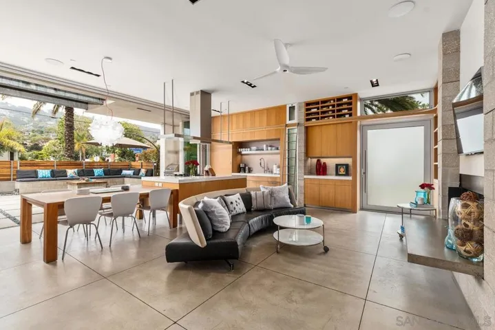 8001 Calle De La Plata, La Jolla, California 92037