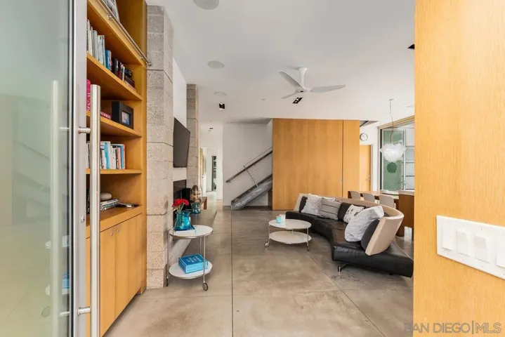8001 Calle De La Plata, La Jolla, California 92037