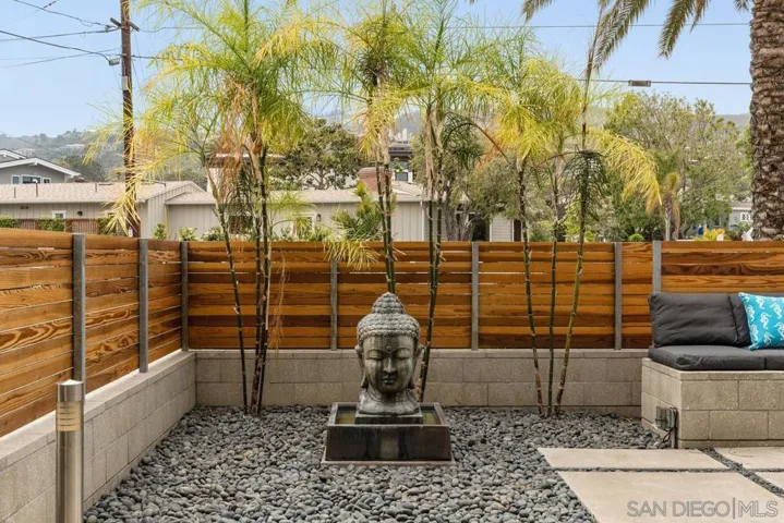 8001 Calle De La Plata, La Jolla, California 92037