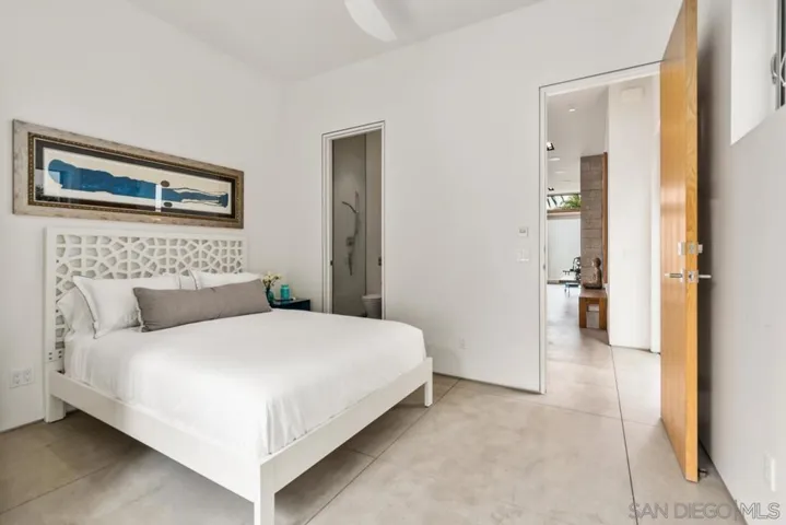 8001 Calle De La Plata, La Jolla, California 92037