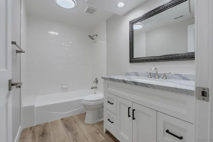 1121 La Mirada Ave, Escondido, California 92026