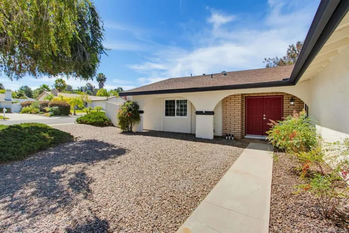 1121 La Mirada Ave, Escondido, California 92026