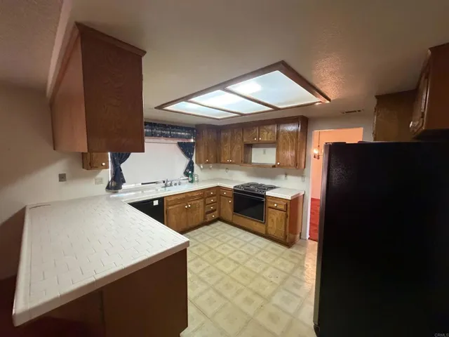 915 Moody Drive, Escondido, California 92027